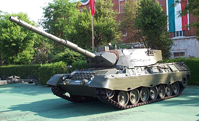 Italian Army Photo: Leopard 1A5